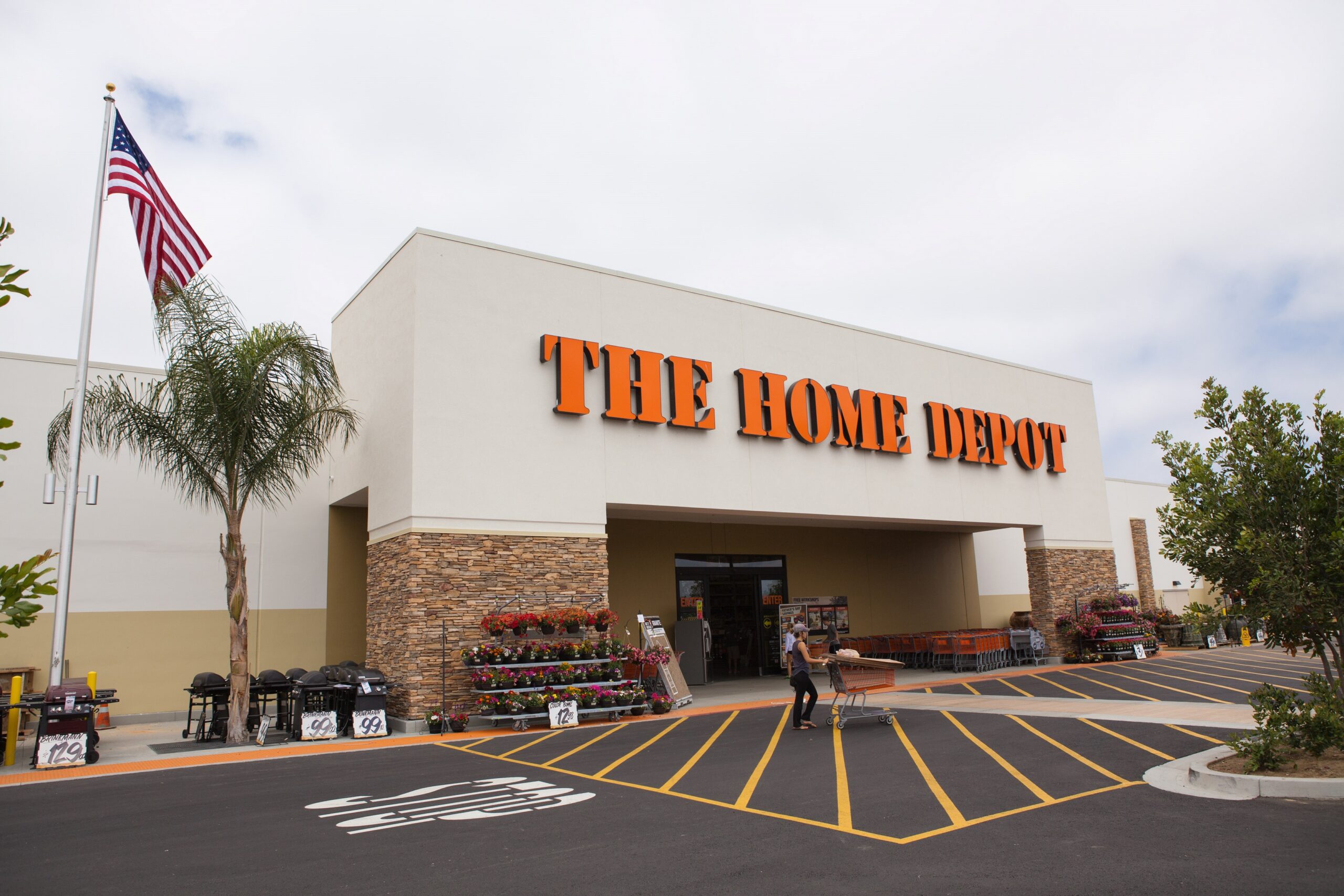 Company_Home Depot_Storefront